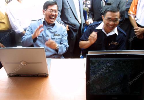 DATUK SERI TAJOL ROSLI GHAZALI