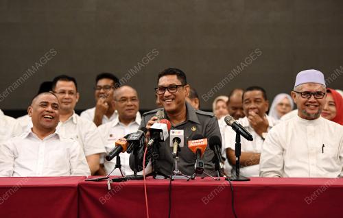 DATUK SERI AHMAD FAIZAL AZUMU