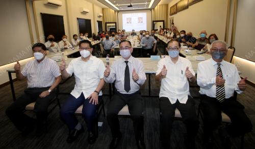 DATUK LIM BAN HONG
