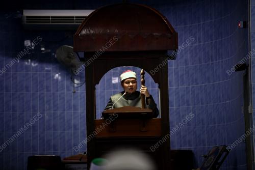 USTAZ MOHAMAD FITRI ADNAN