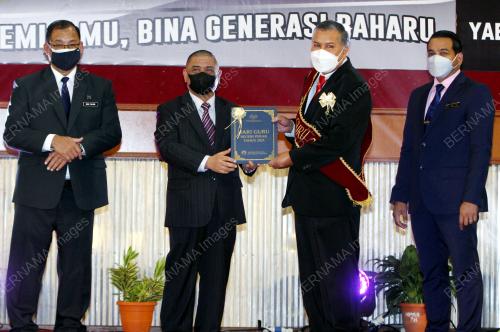 DATUK SAARANI MOHAMAD