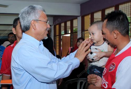 PK03_10032012_HUSNI_ANAK