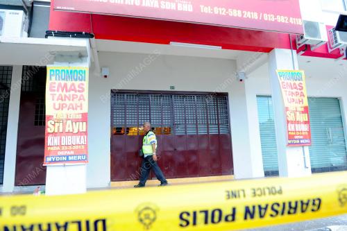 PK03_10102013_KEDAI_EMAS