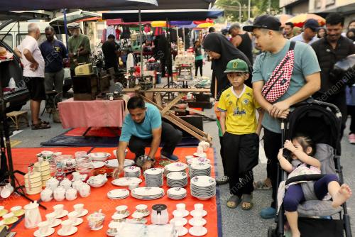 PASAR KARAT LOKEN