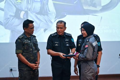 MAJLIS PEMAKAIAN SAYAP PENERBANGAN