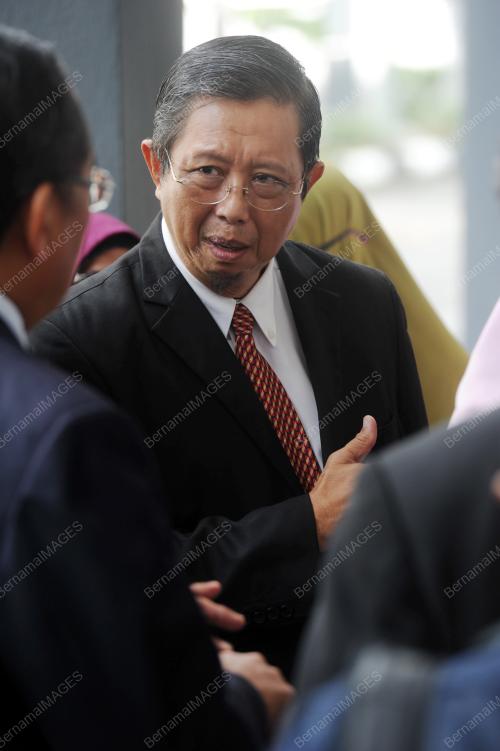 PK03_11062015_COURT