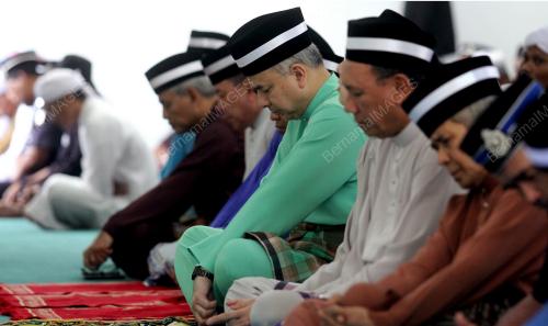 PK03_11072014_SULTAN_SOLAT