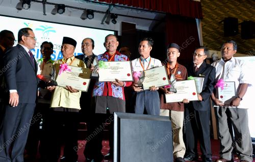 PK03_11102016_SAWIT
