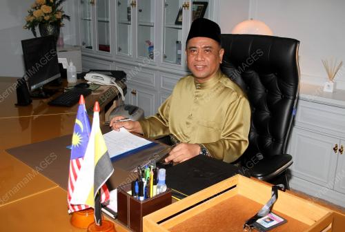 DATUK SAARANI MOHAMAD