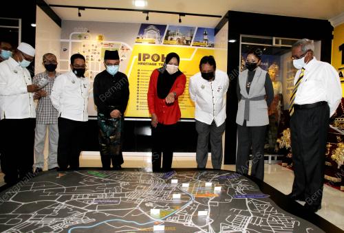 DATUK NOLEE ASHILIN MOHAMMED RADZIt