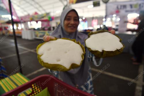 PENGUSAHA KUIH APAM FAIRUS ISA 55