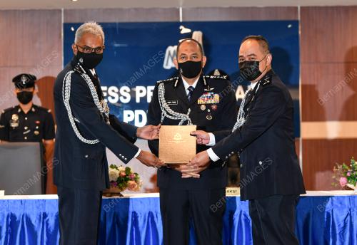DATUK MIOR FARIDALATHRASH WAHID