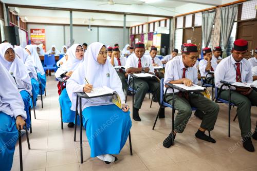 PELAJAR ORANG ASLI