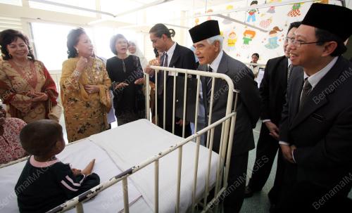 SULTAN AZLAN SHAH