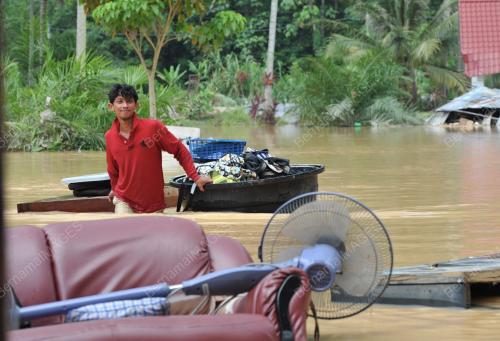 PK03_13042012_BANJIR