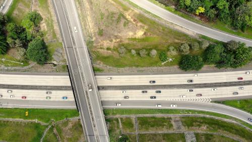 TINJAUAN ALIRAN TRAFIK PLUS DI PLAZA TOL TAPAH