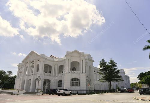 BANGUNAN DEWAN BANDARAN IPOH