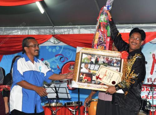 DATUK ROSHIDI HASHIM