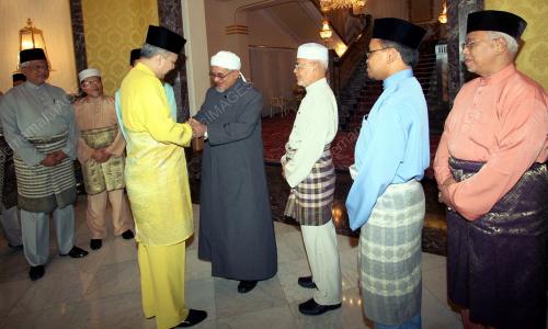 RAJA DR NAZRIN SHAH