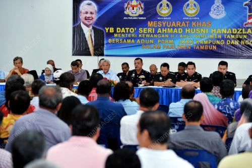 DATUK SERI AHMAD HUSNI HANADZLAH