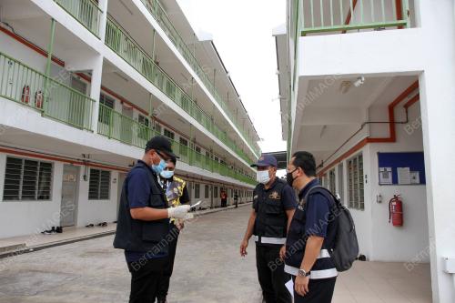 PEMERIKSAAN PUSAT PENGINAPAN PEKERJA KILANG