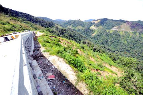 PK03_15072016_TANAH_RUNTUH
