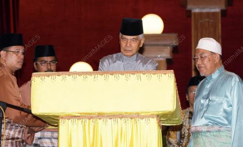 SULTAN AZLAN SHAH