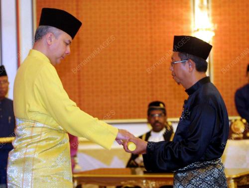 MOHD NIZAR JAMALUDDIN
