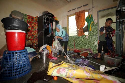 BANJIR KILAT