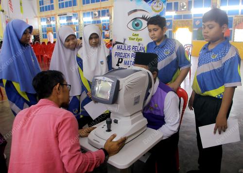 PEMERIKSAAN MATA PELAJAR SEKOLAH