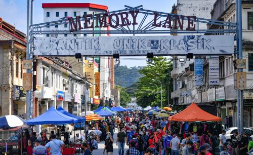 TINJAUAN TEMPAT TARIKAN DI IPOH SEMPENA KEBENARAN RENTAS NEGERI