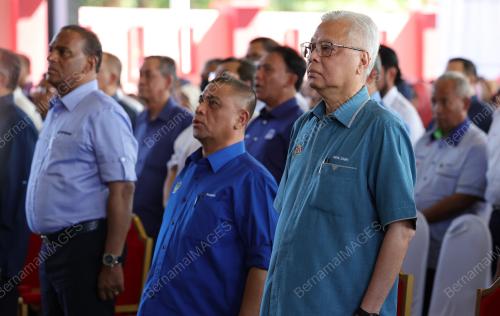 DATUK SERI ISMAIL SABRI YAAKOB