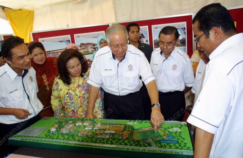 MOHD NAJIB TUN ABDUL RAZAK