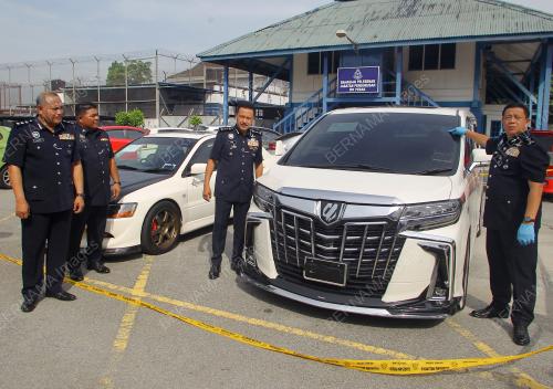 DATUK SERI MOHD YUSRI HASSAN BASRI