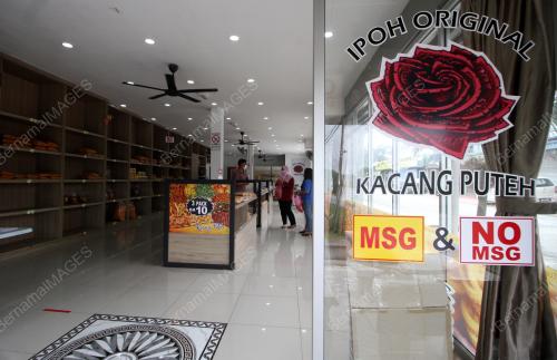 JUALAN KACANG PUTEH MEROSOT PENANGAN COVID-19