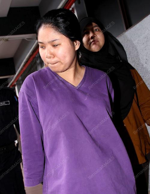 PK03_18112014_DAGANG_WANITA
