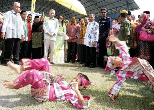 RAJA NAZRIN SHAH