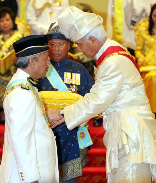 SULTAN AZLAN SHAH