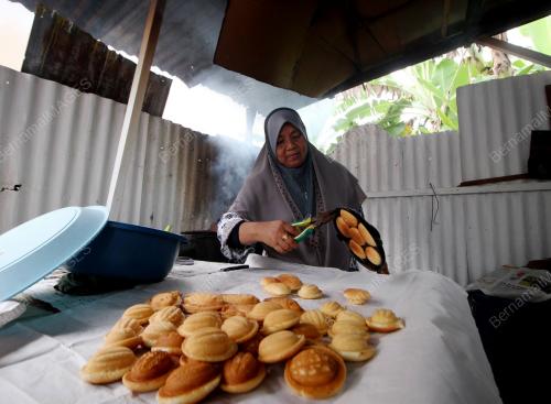 KUIH BAHULU SECARA TRADISIONAL