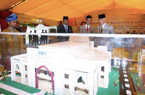 SULTAN AZLAN SHAH