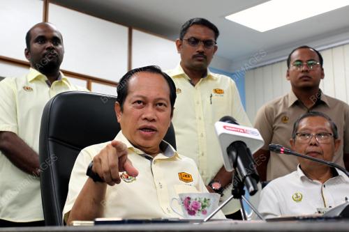 DATUK SERI AHMAD MASLAN