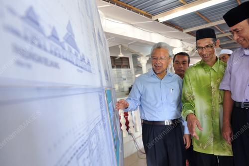 DATUK SERI AHMAD HUSNI HANADZLAH