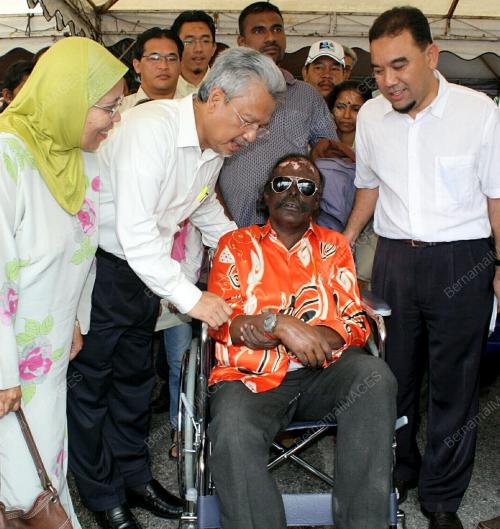 AHMAD HUSNI HANADZLAH