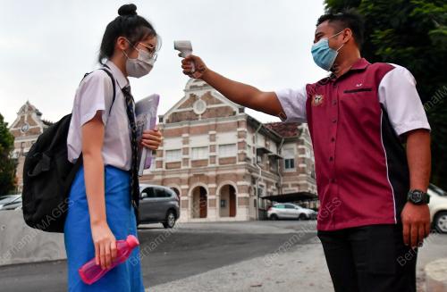 TINJAUAN PELAJAR SPM HADIR KE SEKOLAH