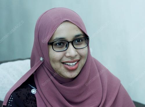 SITI NAZIAH MOHAMAD NAZID