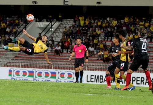 PK03_21052016_BOLA_PERAK