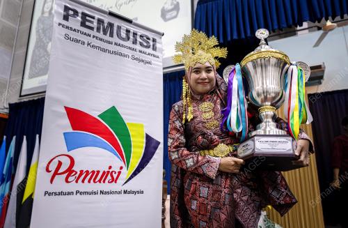 PESERTA PUISI
