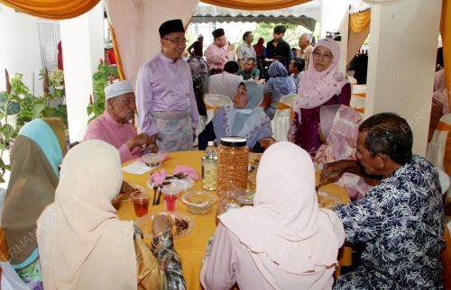 DATUK DR NOOR AZMI GHAZALI