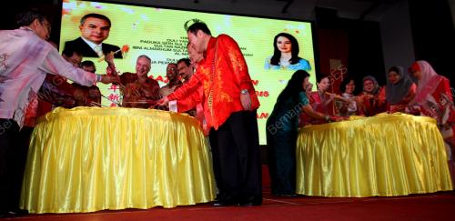 PK03_23022015_TAHUN_BARU_CINA