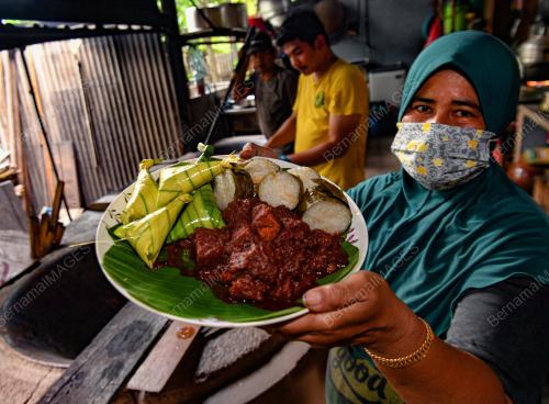 RENDANG TOK DI WAKTU PANDEMIK MASIH MENDAPAT SAMBUTAN